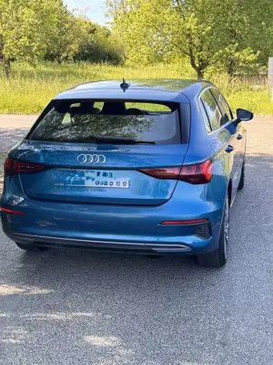 Audi A3 35 TFSI edition Matrix Scheinwerfer Bild 3
