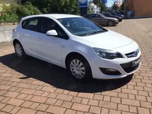 Opel Astra J Fließheck  5-Türer 1.6 Selection