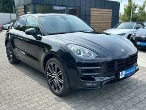 Porsche Macan Turbo 21Zoll Carbon Alcantara Panorama