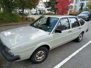 Volkswagen Passat 32B
