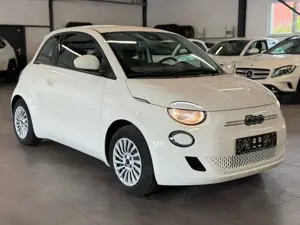 Fiat 500e 11KW+CARPLAY+TEMP+SPUR.ASS+STAND.HZ+NAVI+