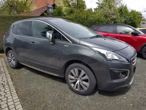Peugeot 3008 Allure  AHK/ NAVI/ Sitzheizung/ 8-fach bereift!
