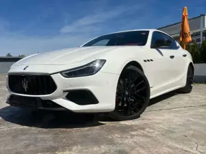 Maserati Ghibli V6 Diesel el. Sitze Leder rot Scheckheft gepflegt