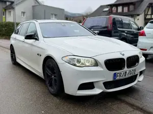 BMW M550 5er Touring Diesel M550d xDrive Touring Sport-Aut.