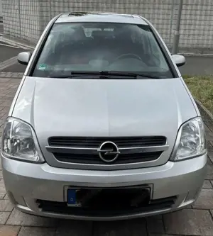 Opel Meriva 1.8 16V (Essentia)