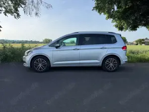Volkswagen Touran Diesel 2.0 TDI SCR Highline LED 5 Sitzer AHK abneh