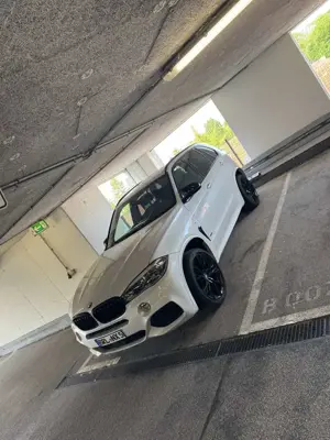 BMW X5 xDrive 40 d M Paket HU11/27 BO Softclose 21“