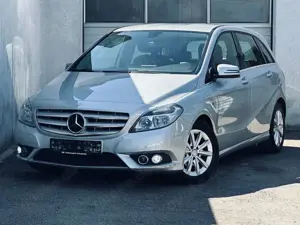 Mercedes-Benz B 180 *NAVI*SHZ*PDC*ALU*KLIMA*2.HAND*EURO5