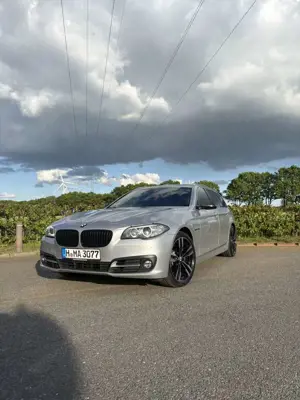 BMW 520 d Touring HUD/Pano/HK/Carplay/Digital