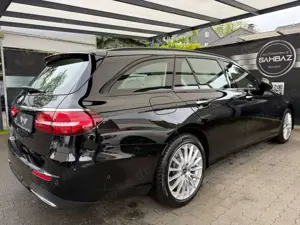 Mercedes-Benz E 300 de 4Matic *AMG*DESIGNO*PANO*WIDE*DISTR*BUR Bild 5