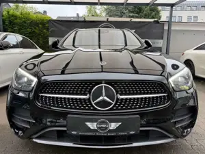 Mercedes-Benz E 300 de 4Matic *AMG*DESIGNO*PANO*WIDE*DISTR*BUR Bild 3