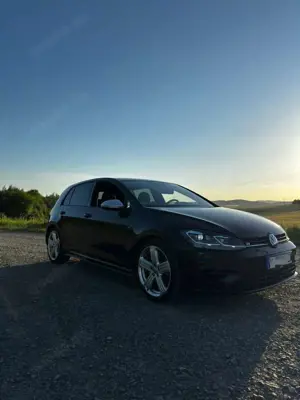 Volkswagen Golf R 4Motion (BlueMotion Technology) DSG