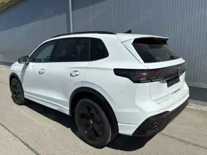 Volkswagen Tiguan 2.0 TDI DSG R-Line Head Up Black 360 AHK