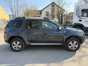 Dacia Duster I Prestige 4x2 Navi Leder PDC 1 Hand