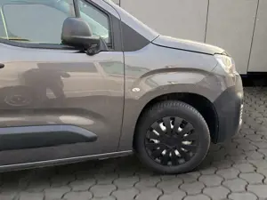 Citroen Berlingo 1.5Driver M/L1 Autom.AHK Kamera Klimaautom Bild 4