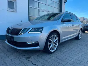 Skoda Octavia Combi 2,0TDI Soleil/DSG/1HD/MWST/AHK/LED