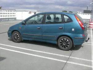 Nissan Almera Tino