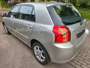 Toyota Corolla 1.6 Sol / Compact; Sehr guter Zustand !! Bild 4