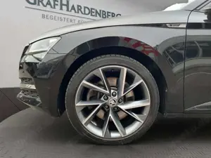 Skoda Superb Combi 2.0 TSI 4x4 DSG Sportline Pano AHK Bild 3
