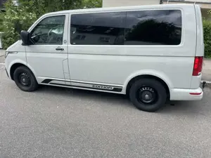 Volkswagen T6.1 Multivan 1.Hd-Topzust.-unfallfrei-AHK-Kam.-AWR-Rollos-KLSP