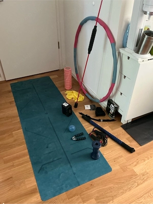 Flexi-Bar und hula Hoop Reifen und Fitnessuhr