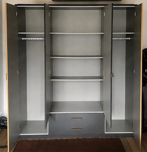 Großer Kleiderschrank in sehr gutem Zustand (195   180   58 cm)