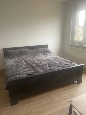 Doppelbett inklusive 2 orthopädischen Matratzen (208x189 cm)