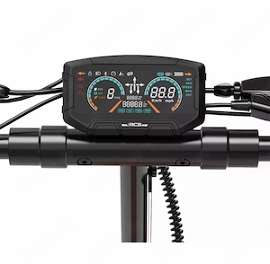 Verkaufe Meine neuen RCB D7 Pro E-Scooter Der Nur 2 Mal Gefahren mit Versicherung und Herstellergara