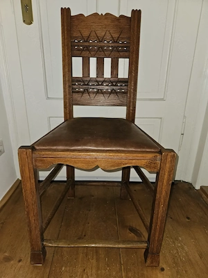 Antik! Massiver Holzstuhl Stuhl Worpswede Leder Schnitzereien um 1900! Rarität!