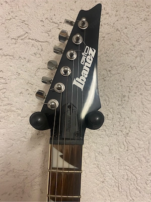 Ibanez E-Gitarre mit Line 6 verstärker Bild 5