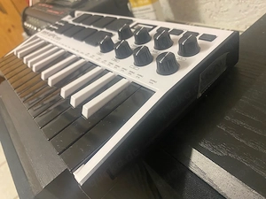 Akai mpk mini (weiß)