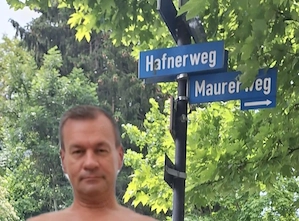 Nackter bisexueller Beifahrer