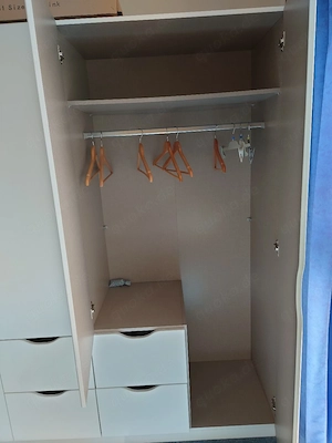 riesige Kleiderschrank  Bild 2