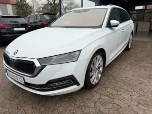 Skoda Octavia Combi First Edition LEDER NAVI PANO