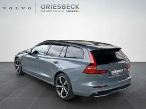 Volvo V60 Kombi T8 Plus Dark Recharge WiPa*LED*Navi* Bild 3