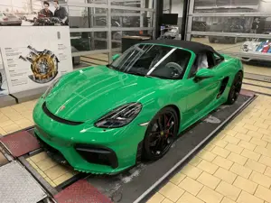 Porsche 718 Spyder Voll wie NEU Sonderlackierung Pythongrün