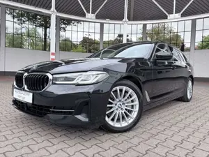 BMW 530 d Aut. PANO/AHK/HUD/STOPGO/KOMFORTSITZE