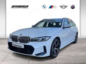 BMW 320 i Touring M Sport AHK Komfortzg DA ACC Shz