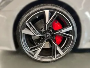 Audi RS6 quatro HuD PANO BO MATR Bild 4