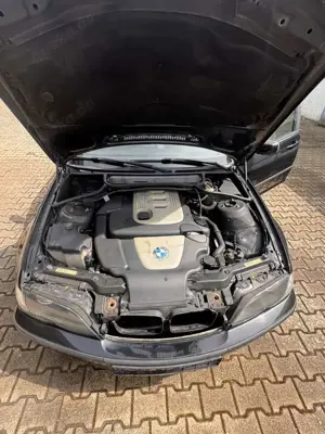 BMW 320 Bild 2