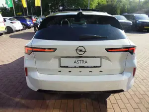 Opel Astra Ultimate Bild 4