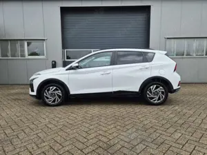 Hyundai BAYON Trend 1.0 T-GDI 90PS Automatik Klimaautomatik Rück Bild 2