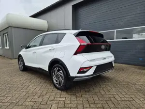Hyundai BAYON Trend 1.0 T-GDI 90PS Automatik Klimaautomatik Rück Bild 3