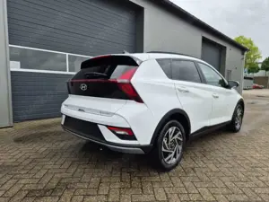 Hyundai BAYON Trend 1.0 T-GDI 90PS Automatik Klimaautomatik Rück Bild 5
