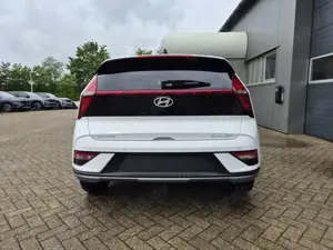 Hyundai BAYON Trend 1.0 T-GDI 90PS Automatik Klimaautomatik Rück Bild 4