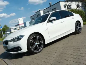 BMW 320 d Sport Line *LED*Navi*ACC*Leder*Spurhalte*