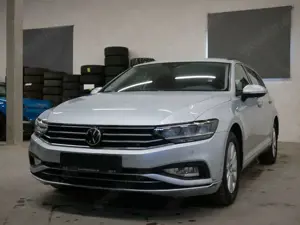 Volkswagen Passat Variant Business 4Motion
