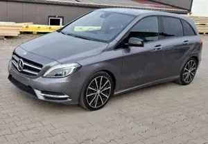 Mercedes-Benz B 200 B 200 CDI (BlueEFFICIENCY) 7G-DCT