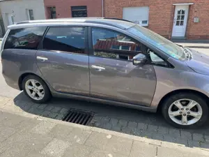 Mitsubishi Grandis