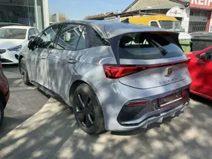CUPRA Born Below Zero Navi Ambiente Standklima LED SHZ Bild 2